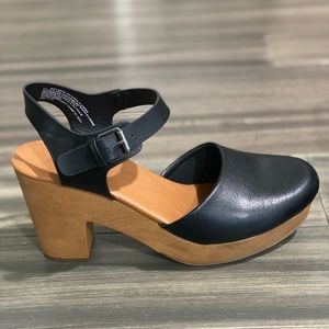 Universal Thread Heeled Clog Heels